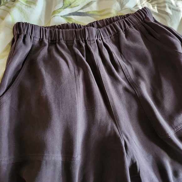 Chico's Easy Silk Sinclair Cropped Pant Size 1 - Picture 3 of 8